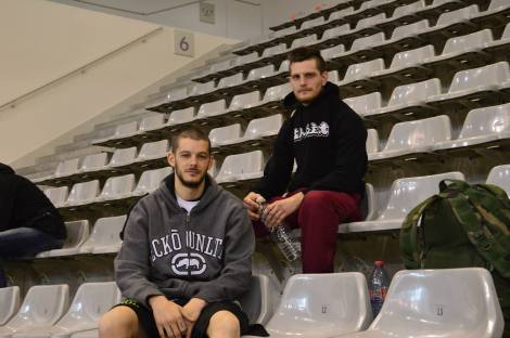 La tête de Thomas nous a laissé le champ libre dans les gradins