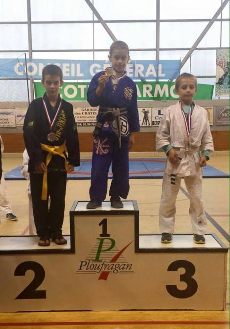 12144849_777045015740218_5677311089304191339_n